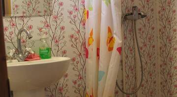 Фото номера Семейный номер-студио Гостевой дом Guesthouse Ekaterina г. Ейск 7
