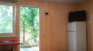 Фото номера Семейный номер с душем Гостиница Morskaya Guest House г. Ейск 7