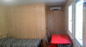 Фото номера Семейный номер с душем Гостиница Morskaya Guest House г. Ейск 4