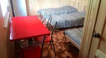 Фото номера Семейный номер с душем Гостиница Morskaya Guest House г. Ейск 5