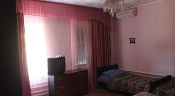 Фото номера Четырехместный номер Гостевой дом on Odesskaya 147 г. Ейск 10