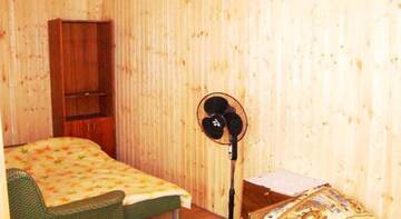 Фото номера Четырехместный номер с душем Гостиница Guest house Akvarel г. Ейск 6
