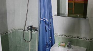 Фото номера Улучшенные апартаменты Гостиница Viktoria Guest House г. Ейск 8