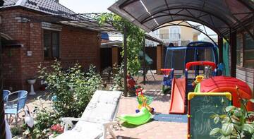 Фото номера Апартаменты с 2 спальнями Гостиница Viktoria Guest House г. Ейск 25