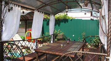 Фото номера Апартаменты с 2 спальнями Гостиница Viktoria Guest House г. Ейск 24