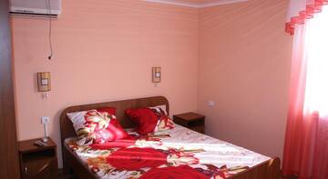 Фото номера Улучшенные апартаменты Гостиница Viktoria Guest House г. Ейск 2