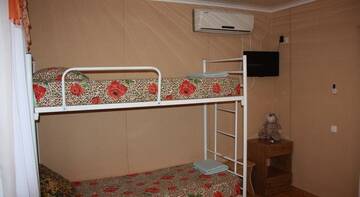 Фото номера Стандартные апартаменты Гостиница Viktoria Guest House г. Ейск 4